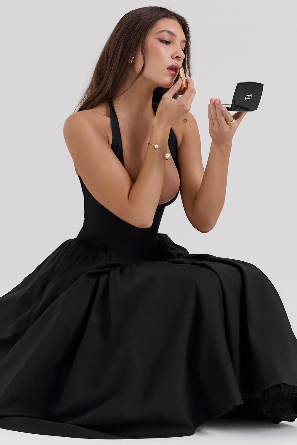 CHEYENNE | Luxuriöses Midi-Kleid mit Tiefem Ausschnitt