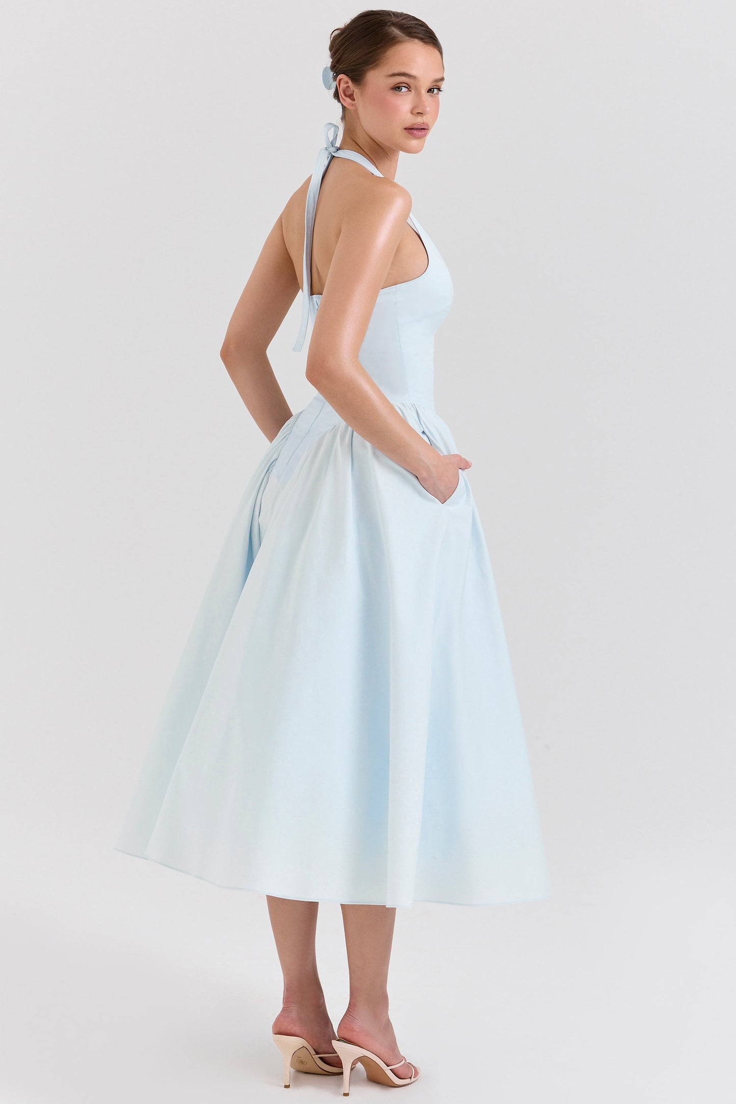 CHEYENNE | Luxuriöses Midi-Kleid mit Tiefem Ausschnitt