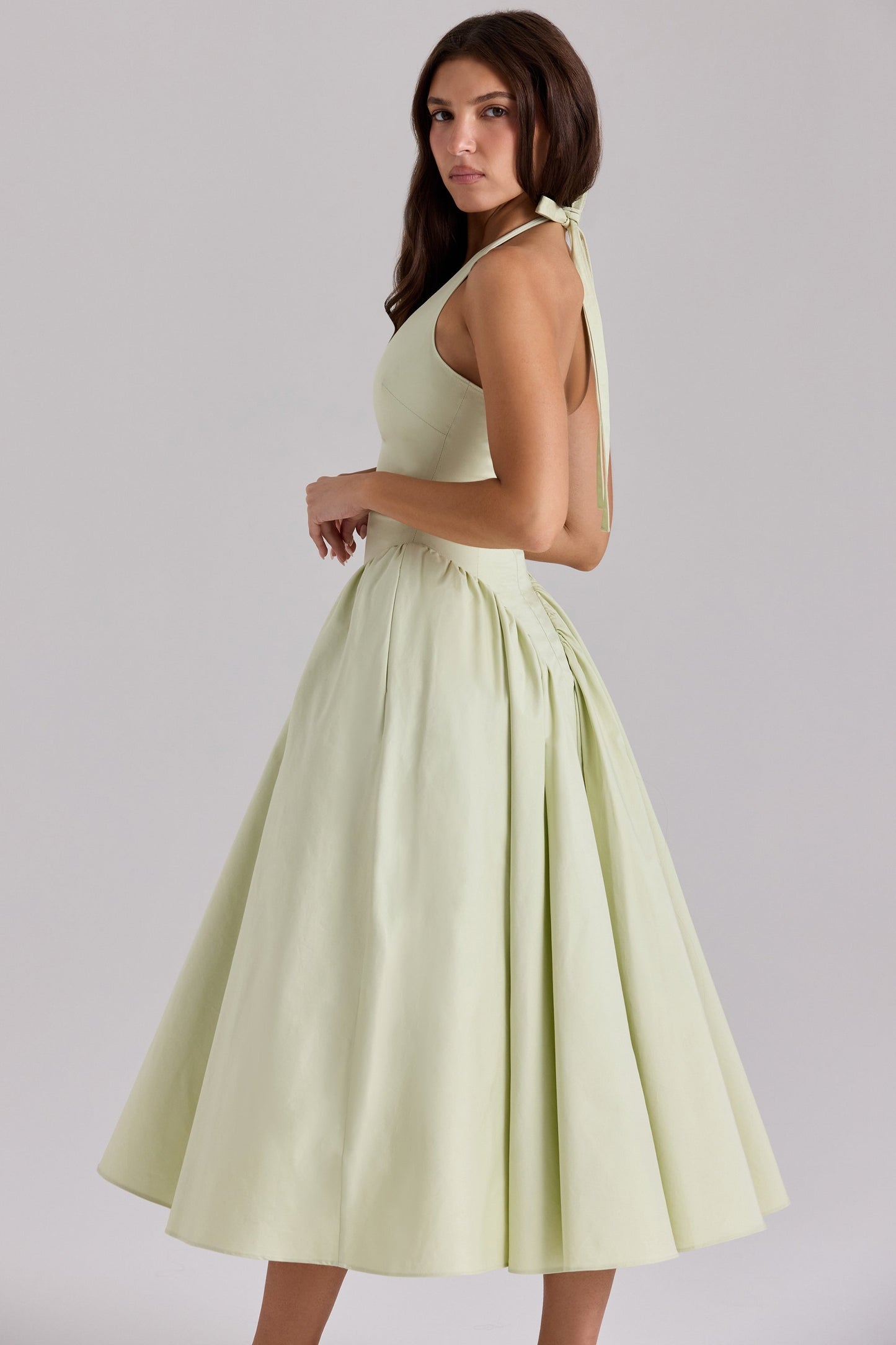 CHEYENNE | Luxuriöses Midi-Kleid mit Tiefem Ausschnitt
